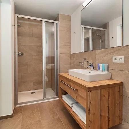 Haus Gertrud * سانكت أنتون ام ارلبرغ